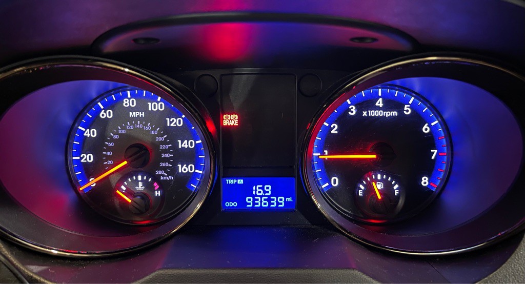 2011 Hyundai Genesis Image 11