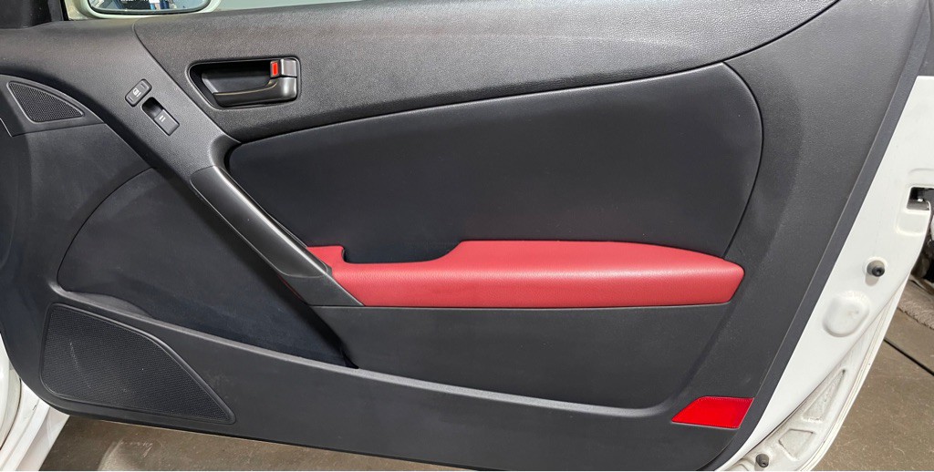 2011 Hyundai Genesis Image 16