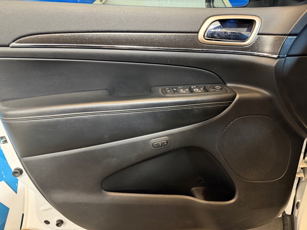 2017 Jeep Grand Cherokee Image 9