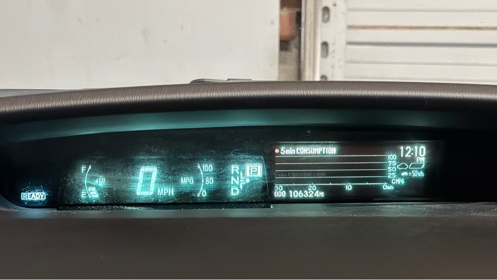 2013 Toyota Prius Image 11