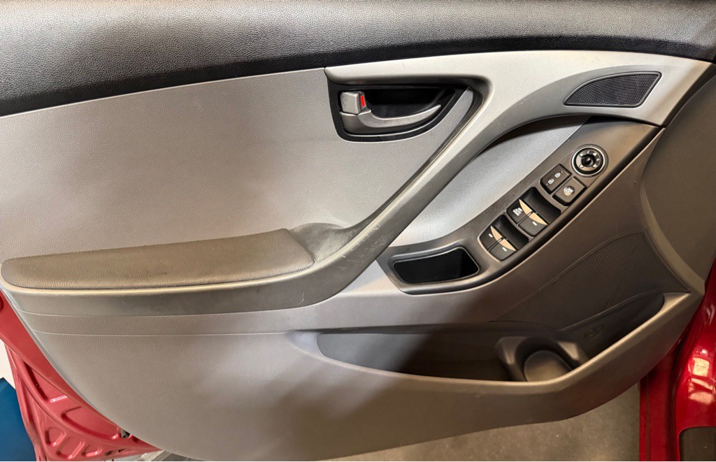 2014 Hyundai Elantra Image 9