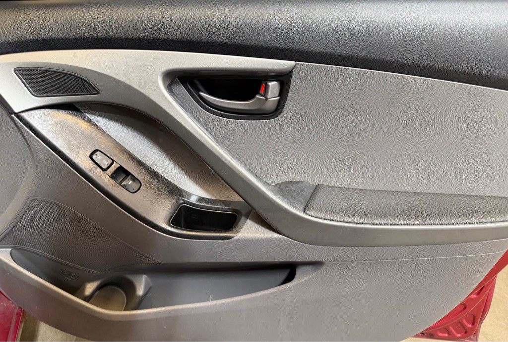 2014 Hyundai Elantra Image 16