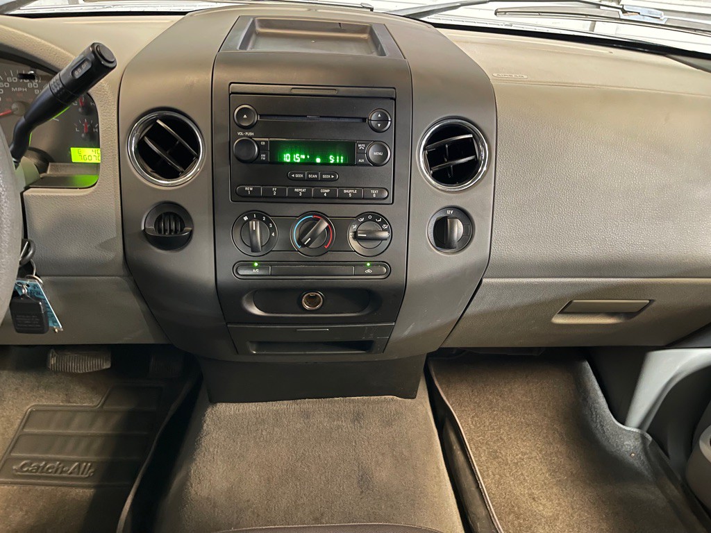 2004 Ford F-150 Image 13