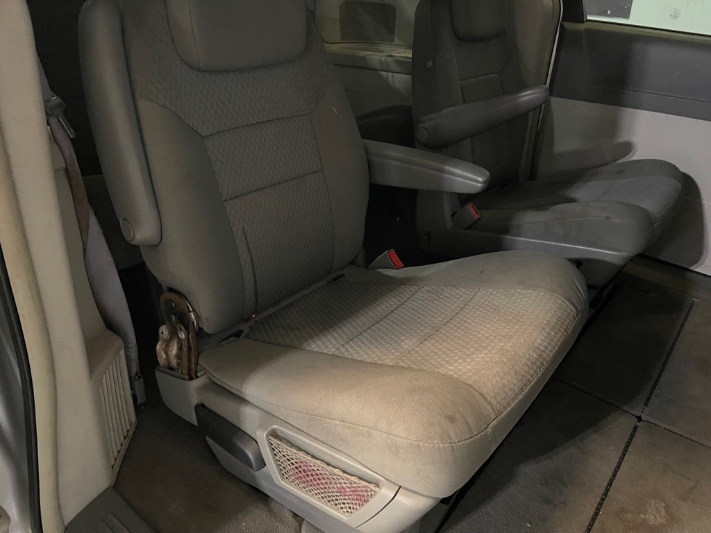 2009 Chrysler Town & Country Image 17