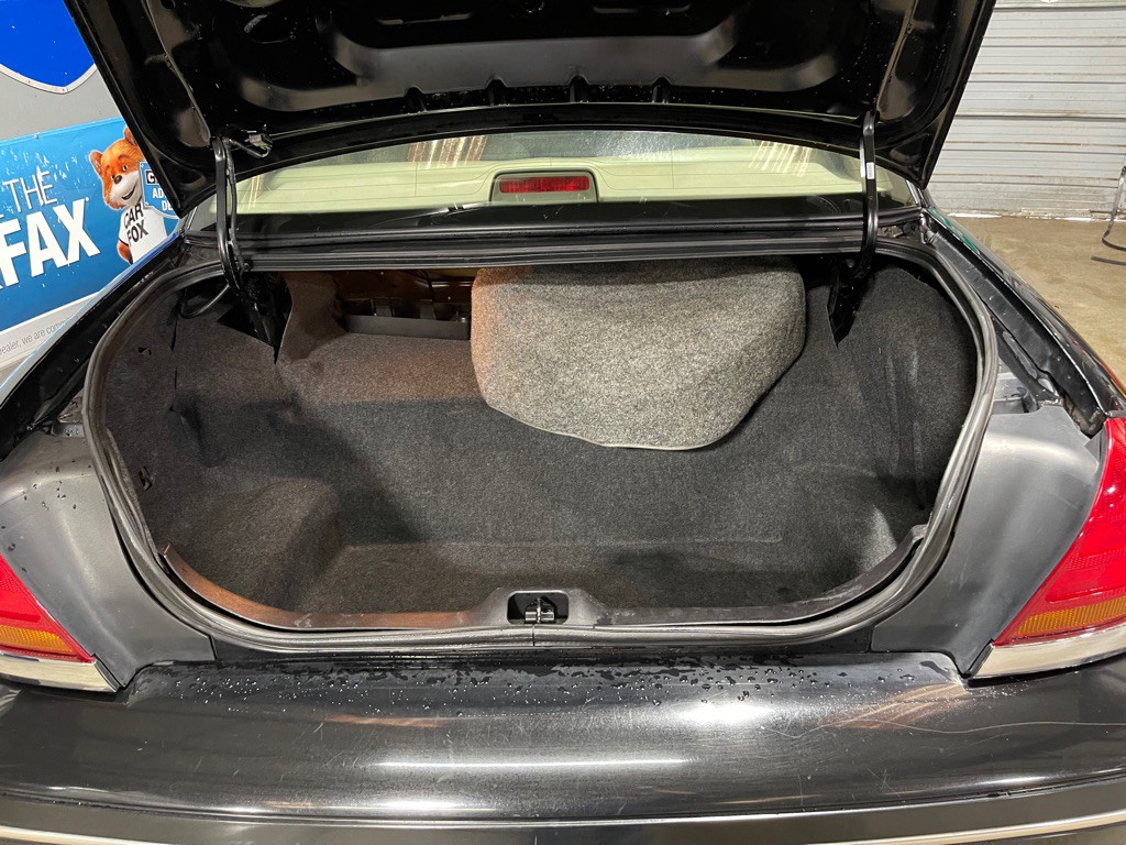 1999 Ford Crown Victoria Image 7