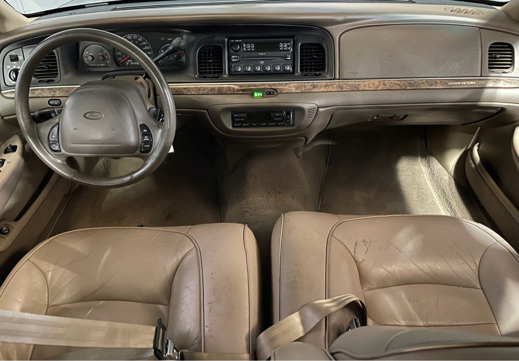 1999 Ford Crown Victoria Image 14