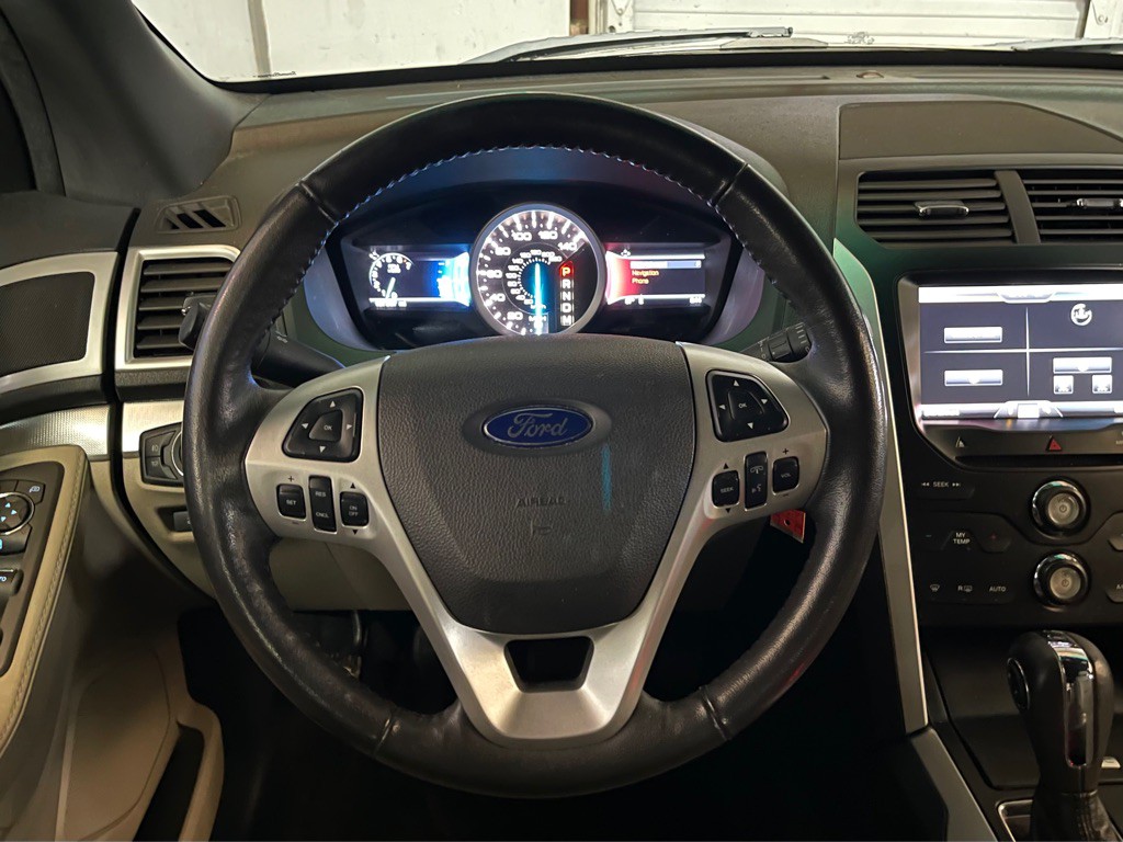 2015 Ford Explorer Image 12