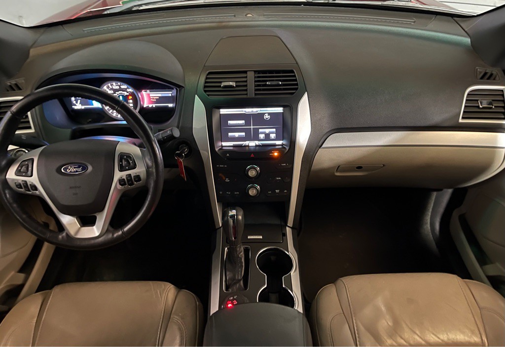 2015 Ford Explorer Image 15