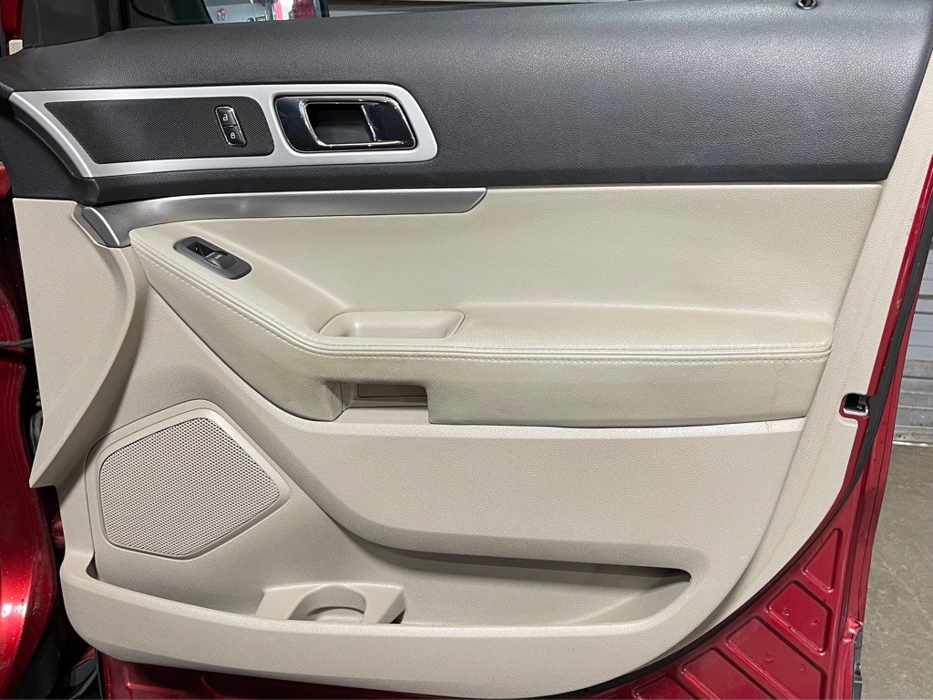 2015 Ford Explorer Image 16