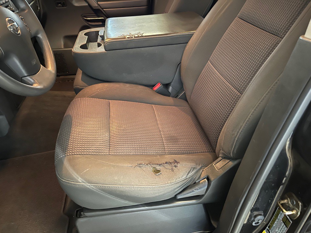 2012 Nissan Titan Image 10