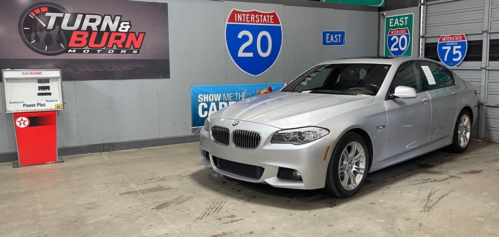 2011 BMW 5 Series Image 1