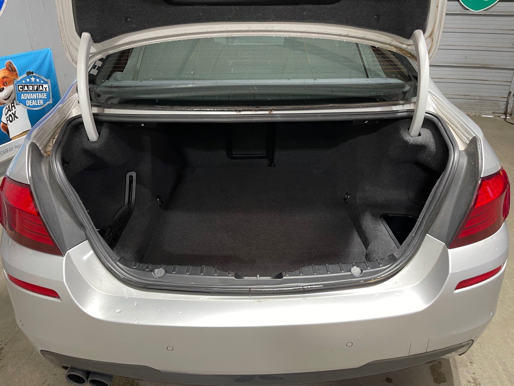 2011 BMW 5 Series Image 7