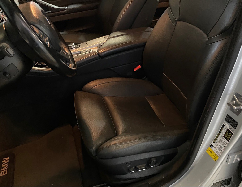 2011 BMW 5 Series Image 10