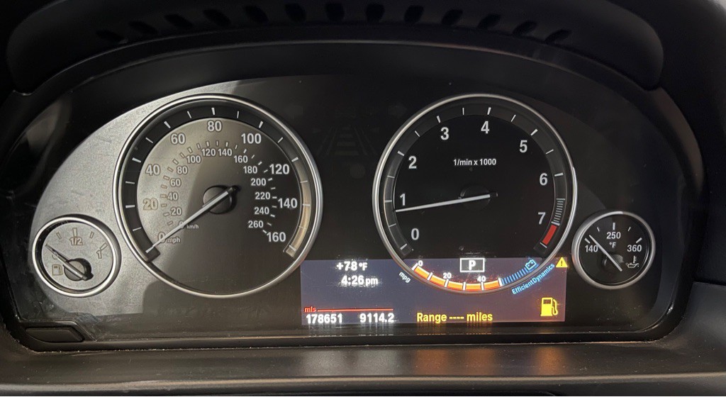 2011 BMW 5 Series Image 11