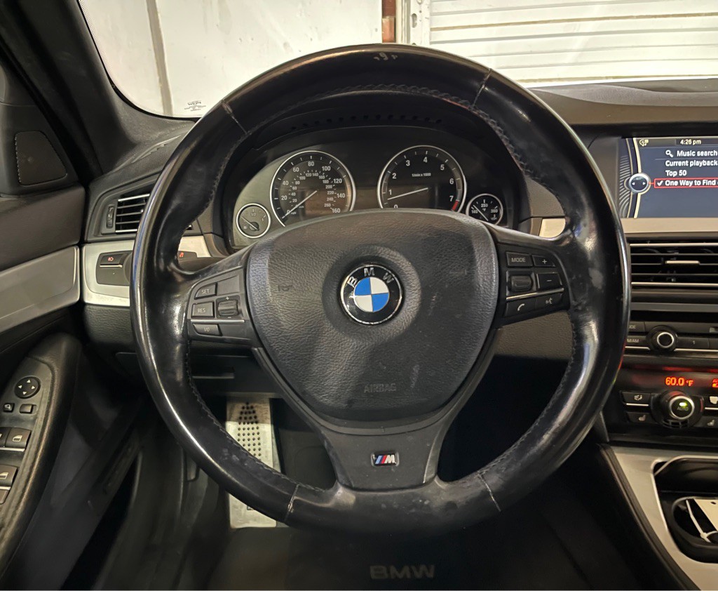 2011 BMW 5 Series Image 12