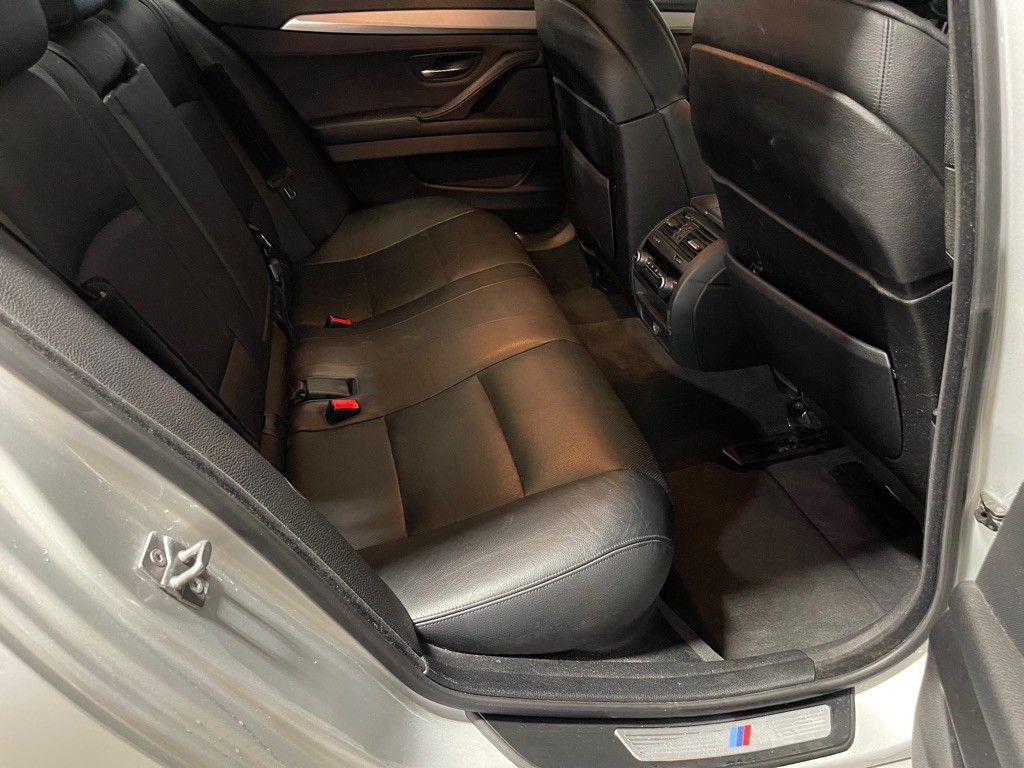 2011 BMW 5 Series Image 19