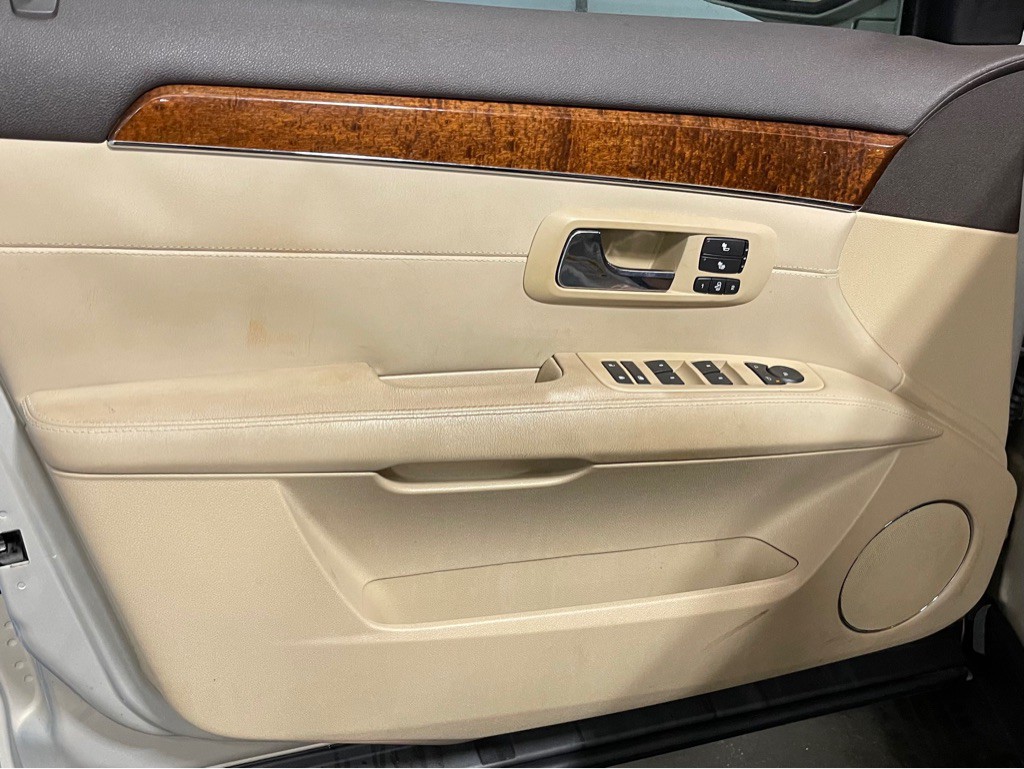 2007 Cadillac SRX Image 9