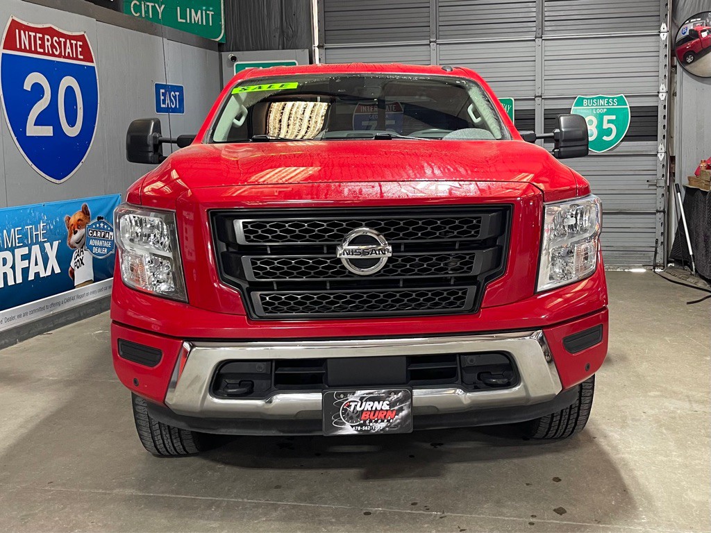 2021 Nissan Titan Image 2