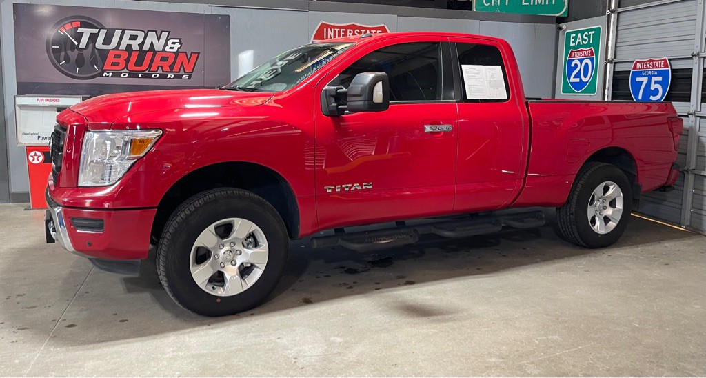 2021 Nissan Titan Image 3