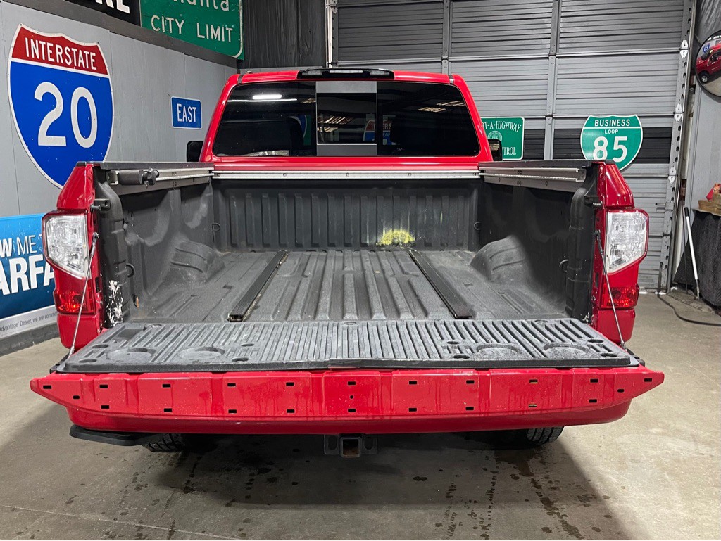 2021 Nissan Titan Image 7