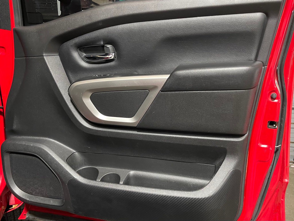 2021 Nissan Titan Image 15