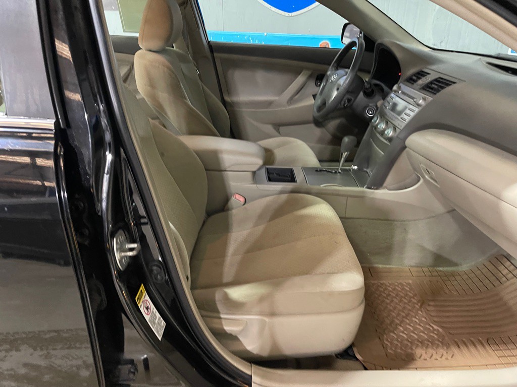 2009 Toyota Camry Image 17
