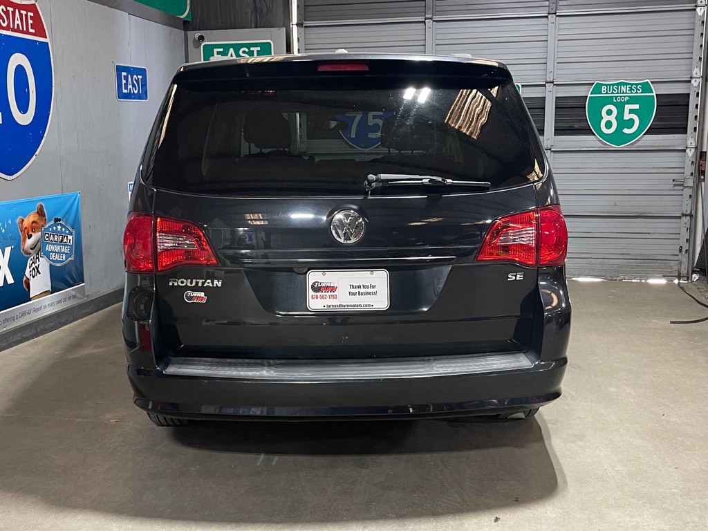 2013 Volkswagen Routan Image 6