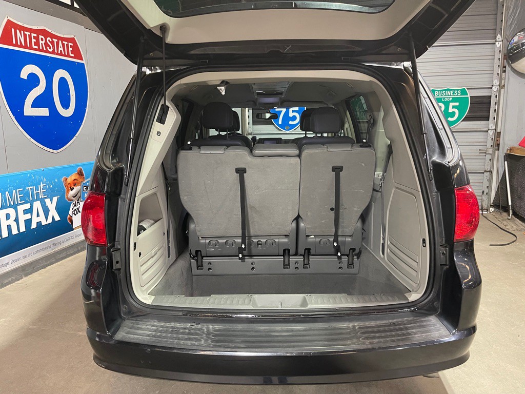 2013 Volkswagen Routan Image 7