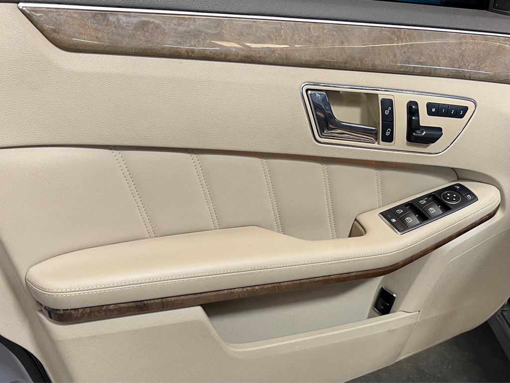 2011 Mercedes-Benz E-Class Image 9