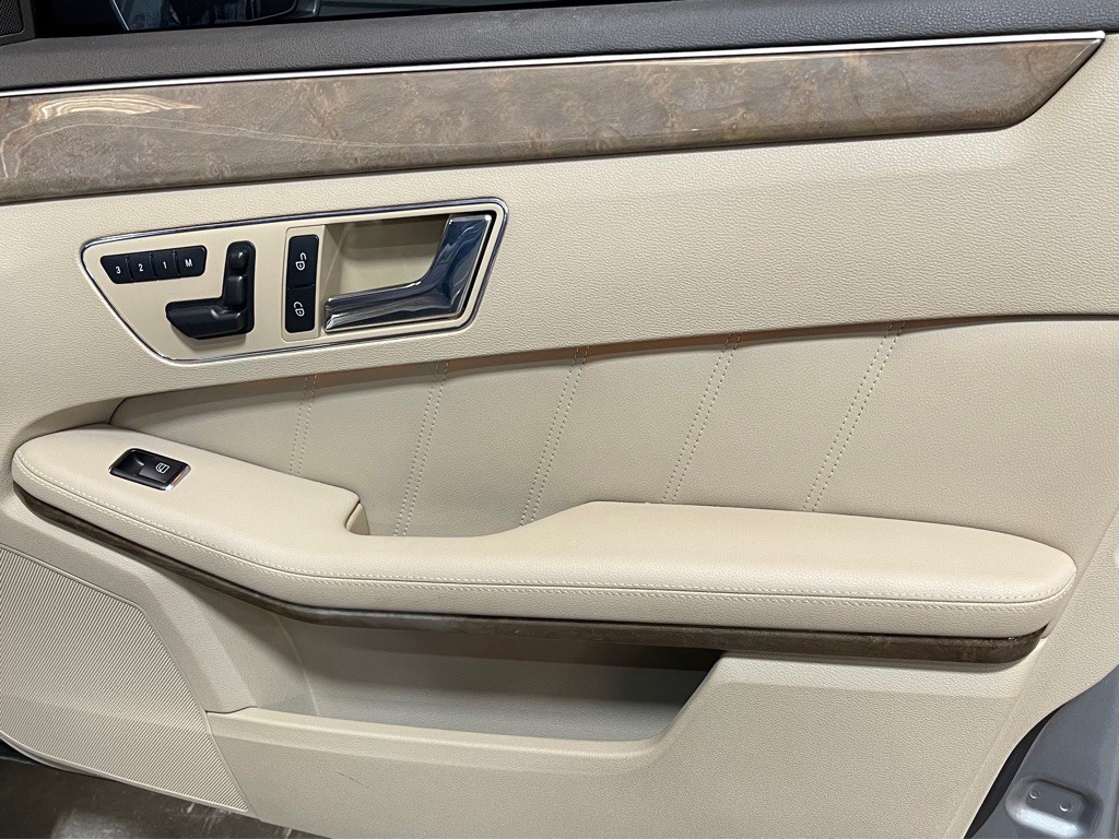 2011 Mercedes-Benz E-Class Image 15