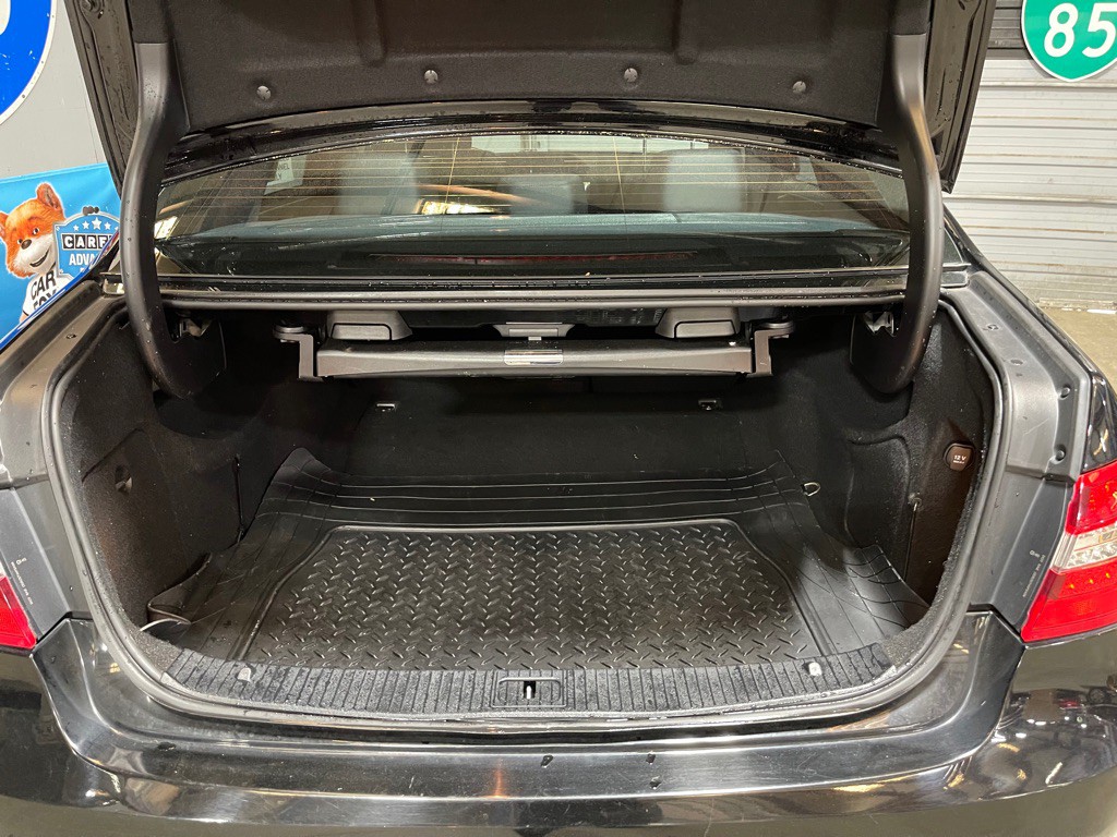 2012 Mercedes-Benz E-Class Image 7