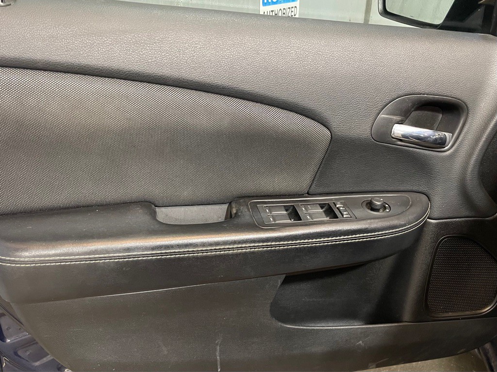 2014 Dodge Avenger Image 9