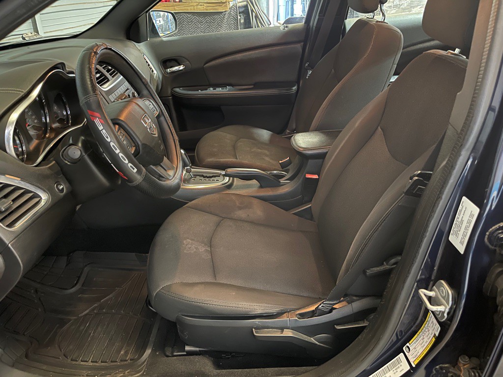 2014 Dodge Avenger Image 10