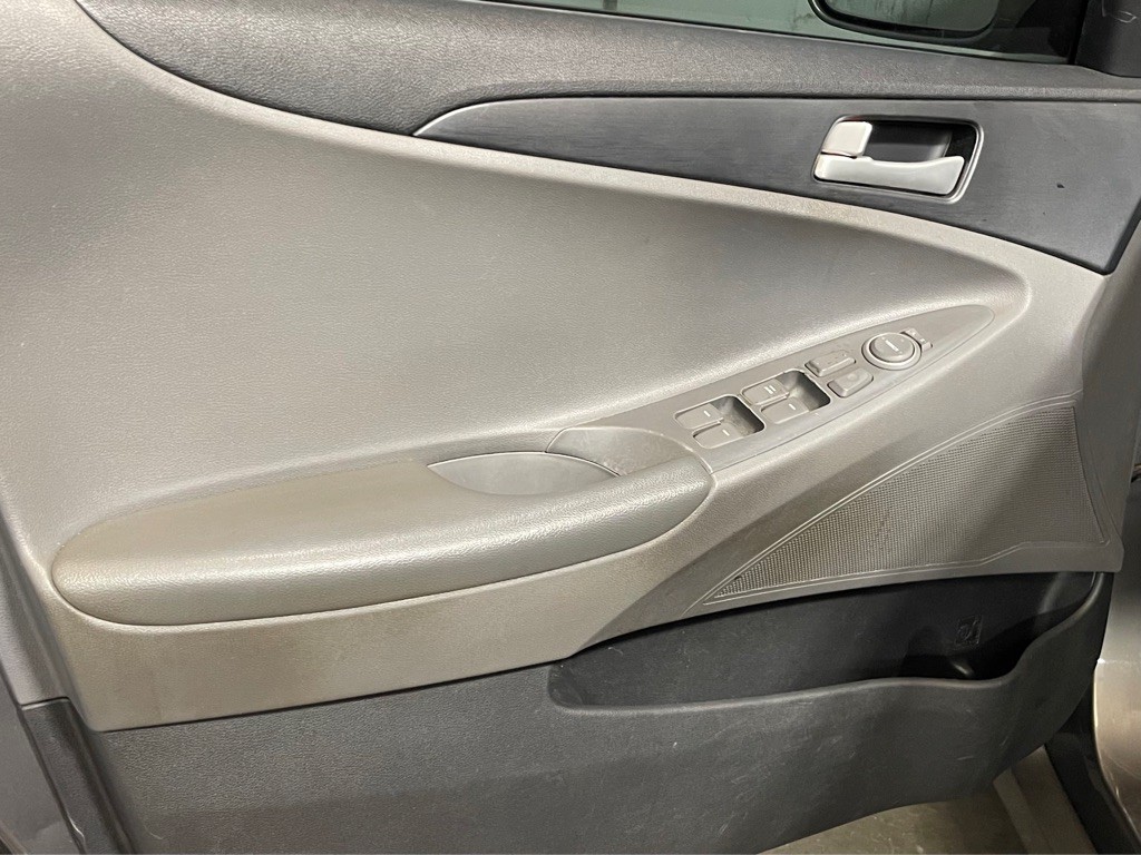 2011 Hyundai Sonata Image 9