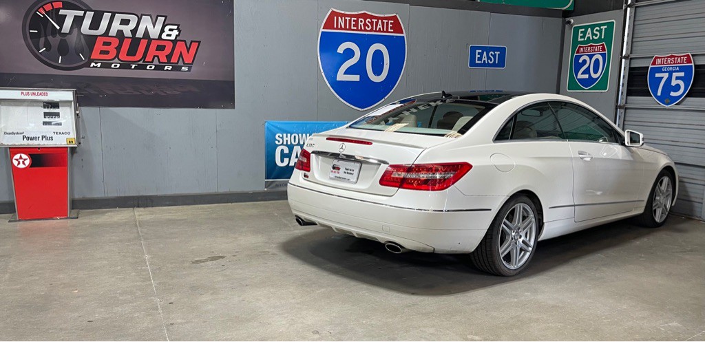 2010 Mercedes-Benz E-Class Image 4