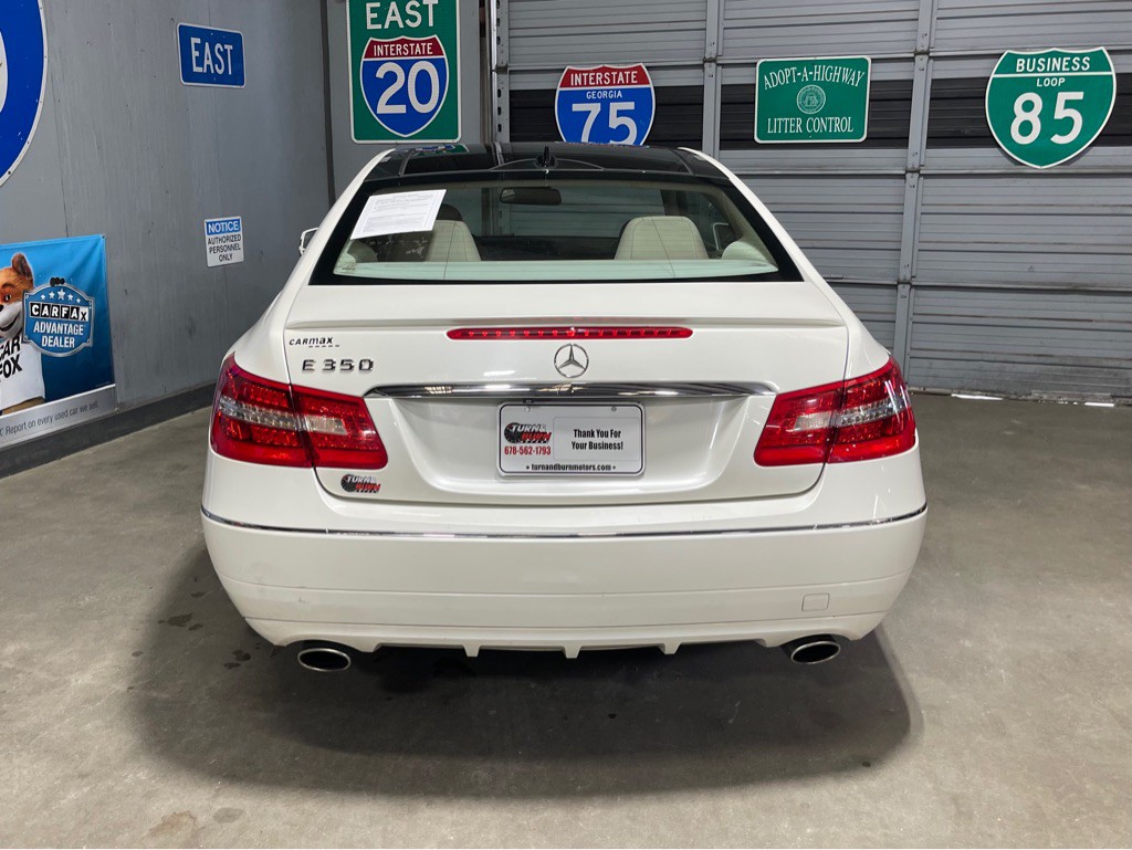 2010 Mercedes-Benz E-Class Image 6