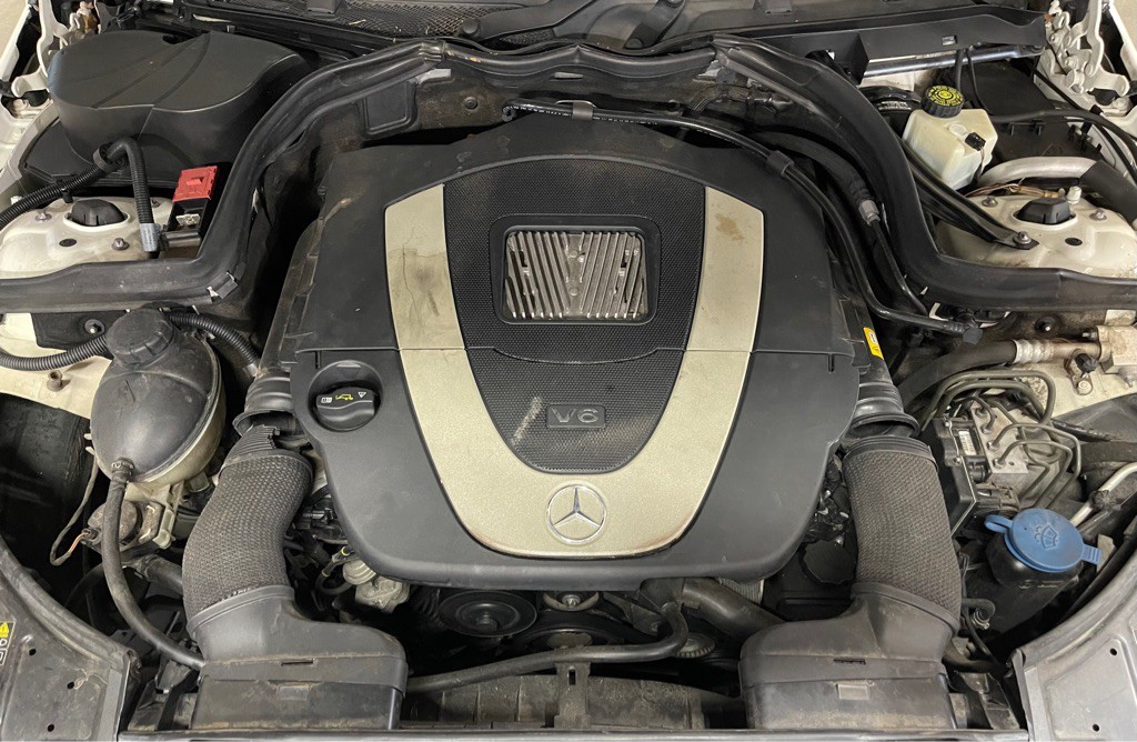 2010 Mercedes-Benz E-Class Image 8