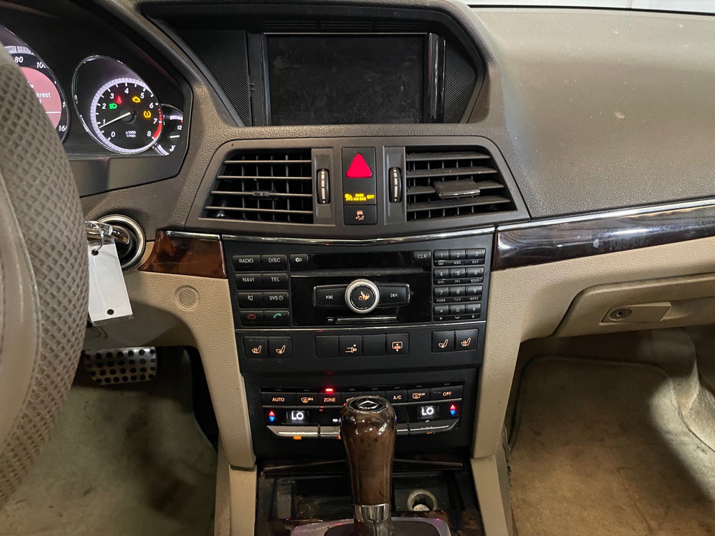 2010 Mercedes-Benz E-Class Image 13