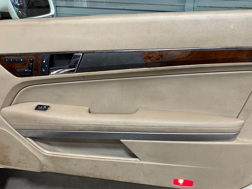 2010 Mercedes-Benz E-Class Image 16