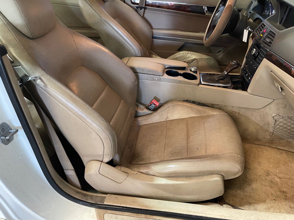 2010 Mercedes-Benz E-Class Image 17