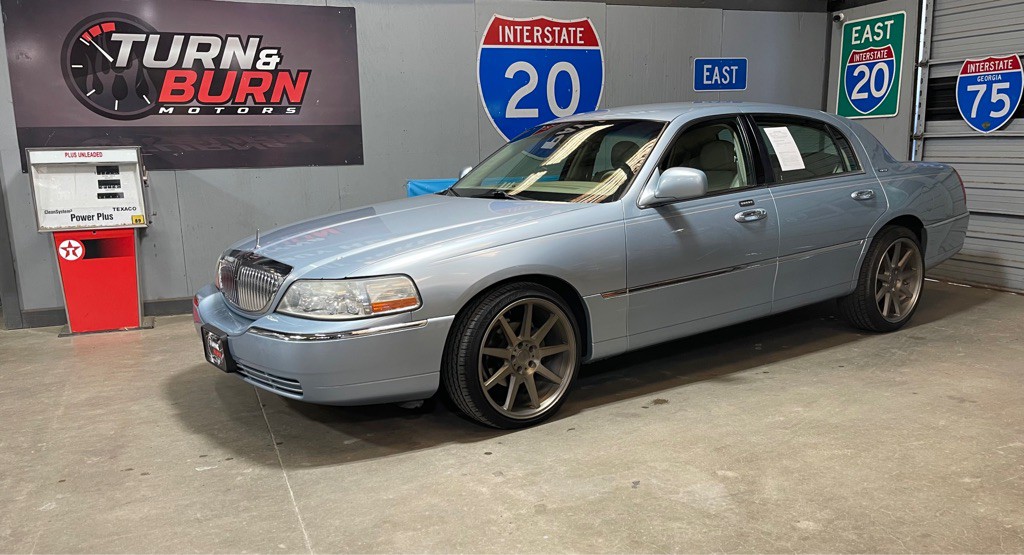 2007 Lincoln Town Car Image 1