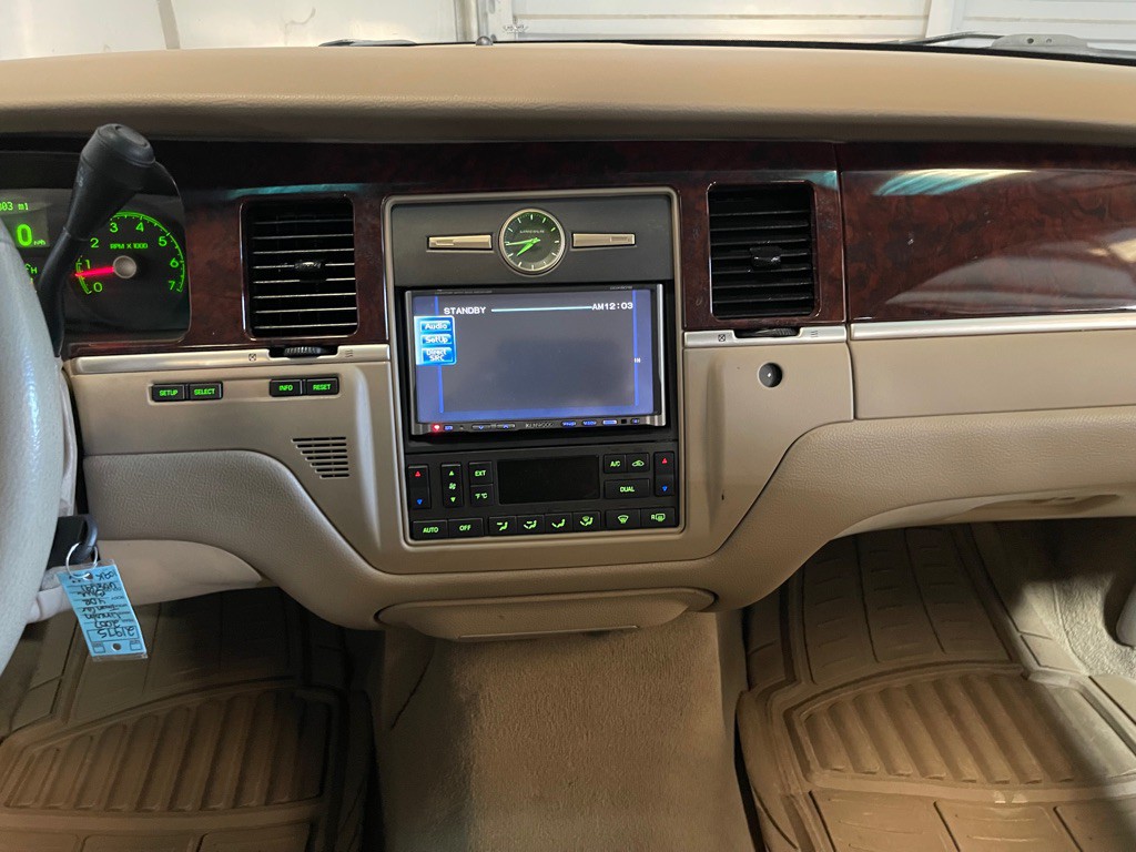 2007 Lincoln Town Car Image 13