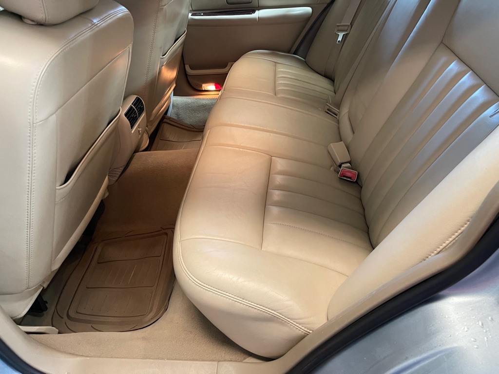 2007 Lincoln Town Car Image 17