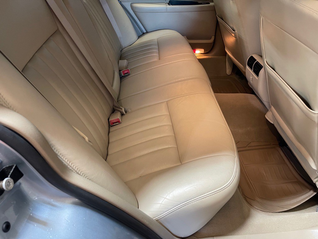 2007 Lincoln Town Car Image 18