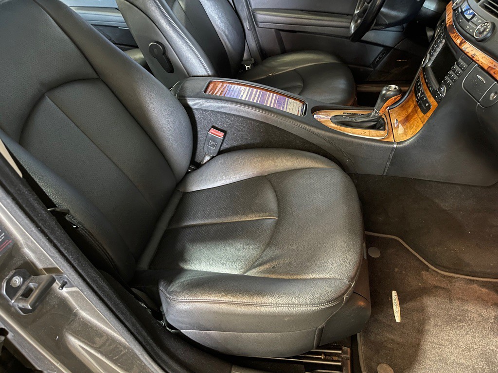 2008 Mercedes-Benz E-Class Image 17