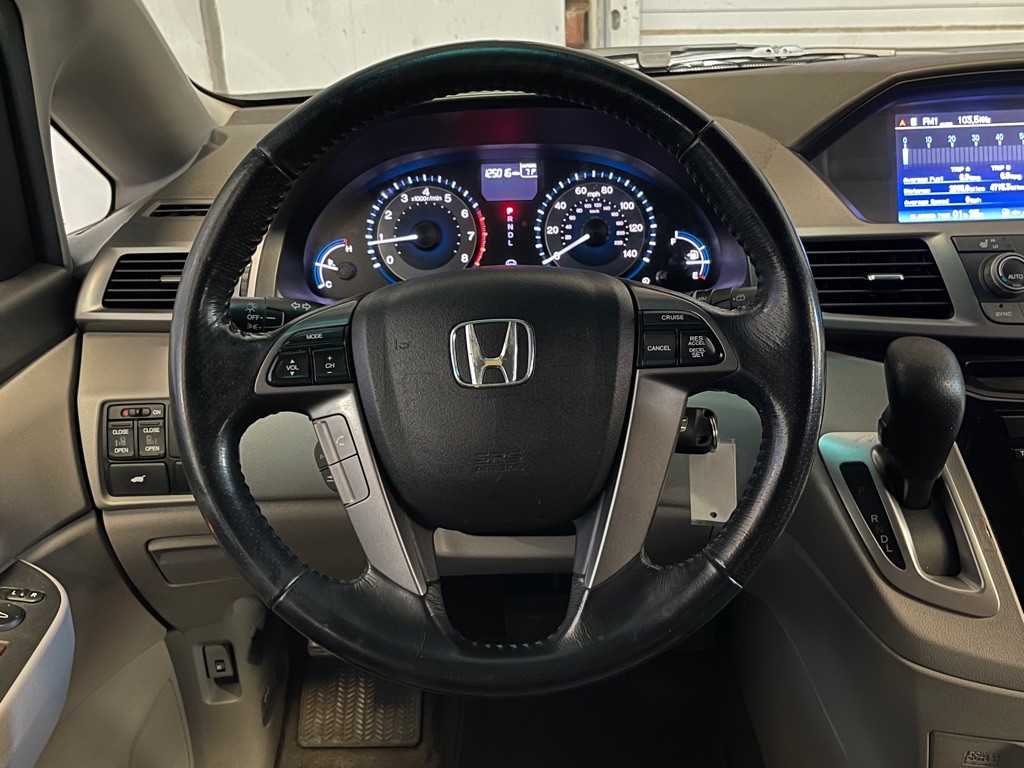2012 Honda Odyssey Image 12