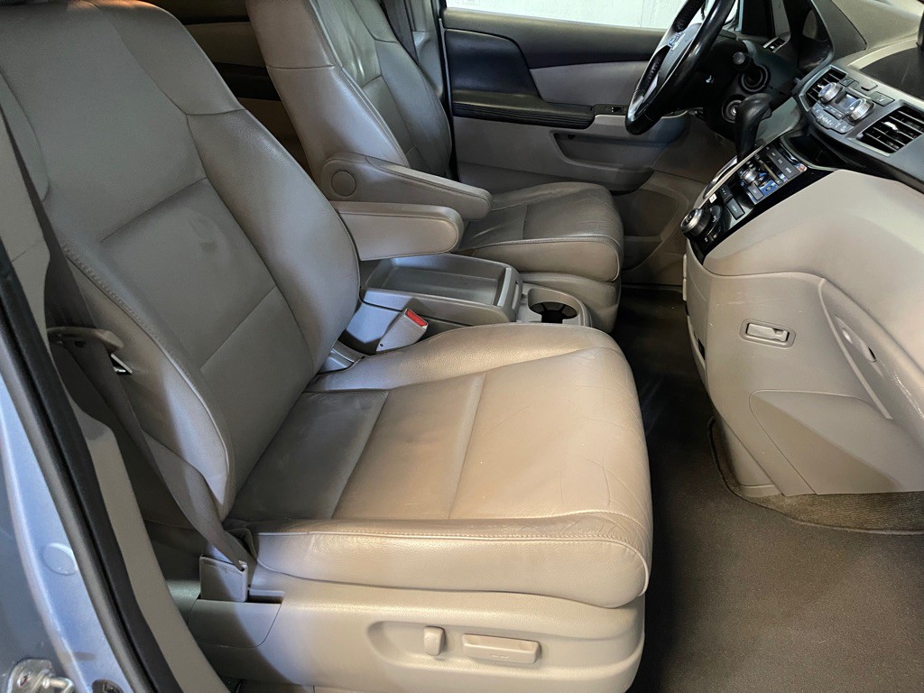 2012 Honda Odyssey Image 16