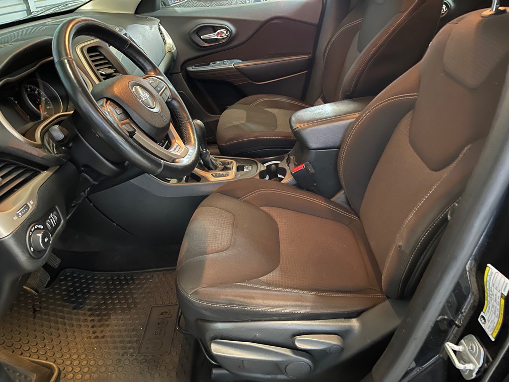 2015 Jeep Cherokee Image 10