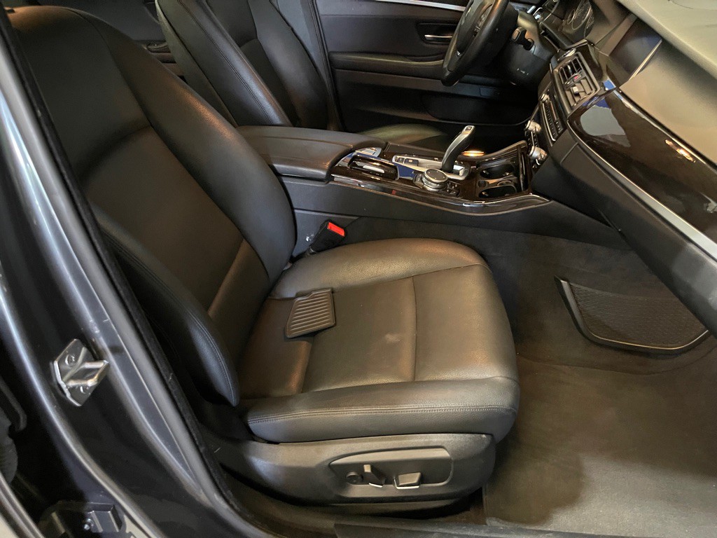 2015 BMW 5 Series Image 17