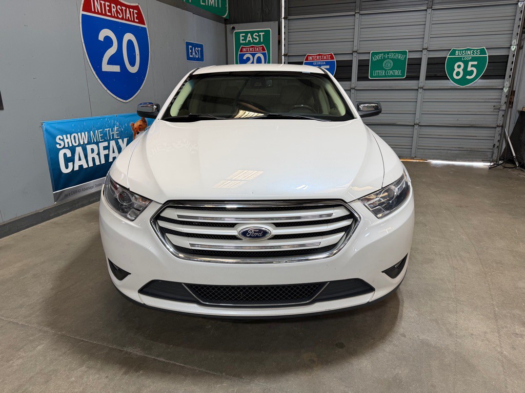 2016 Ford Taurus Image 2